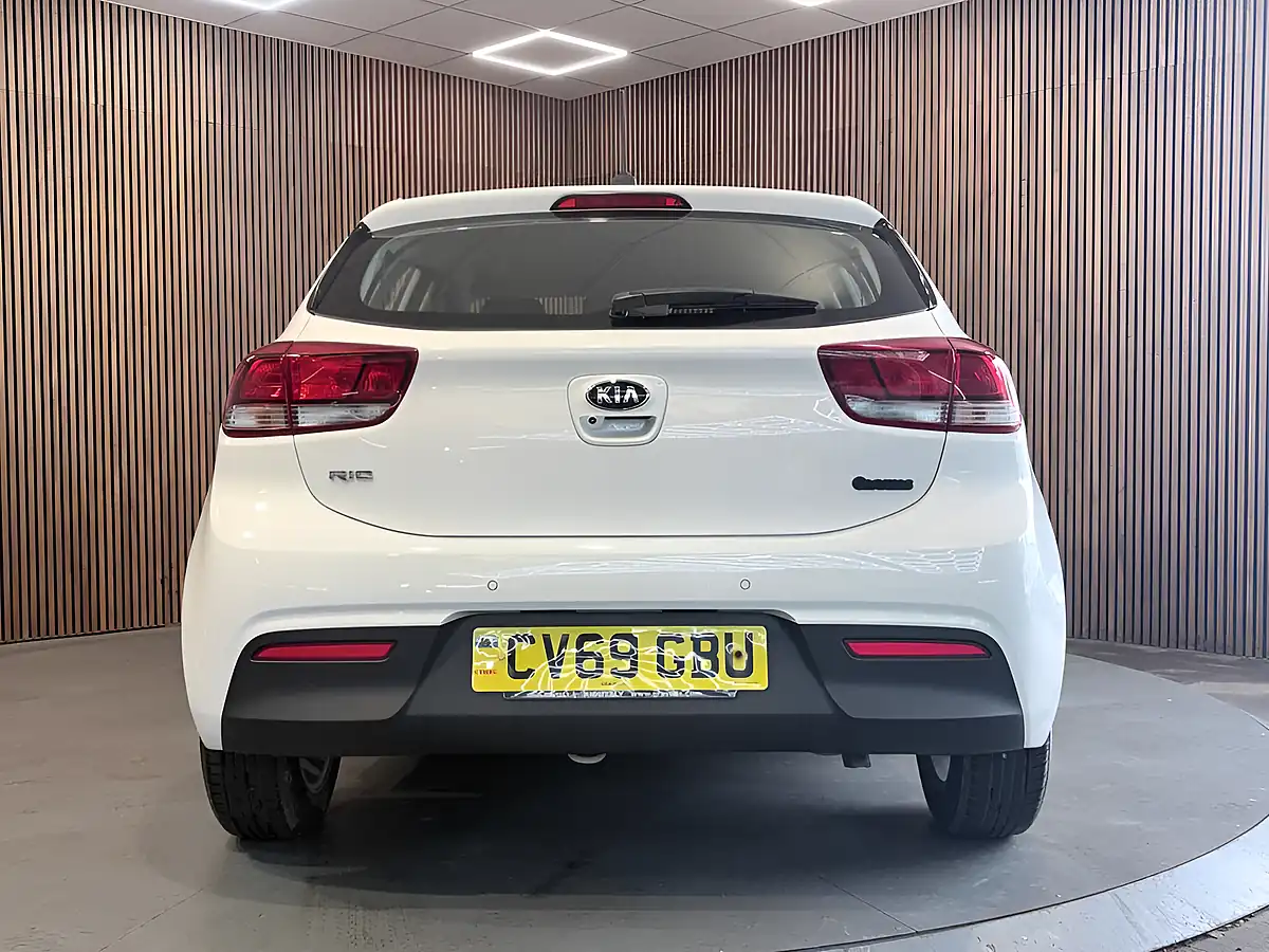 Used 2019 Kia Rio 2 White - Interior and Exterior details 7