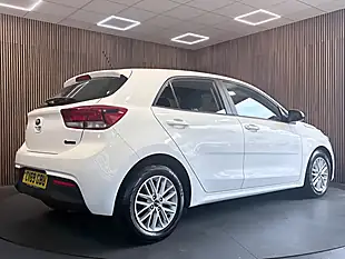 Used 2019 Kia Rio 2 White - Interior and Exterior details 9