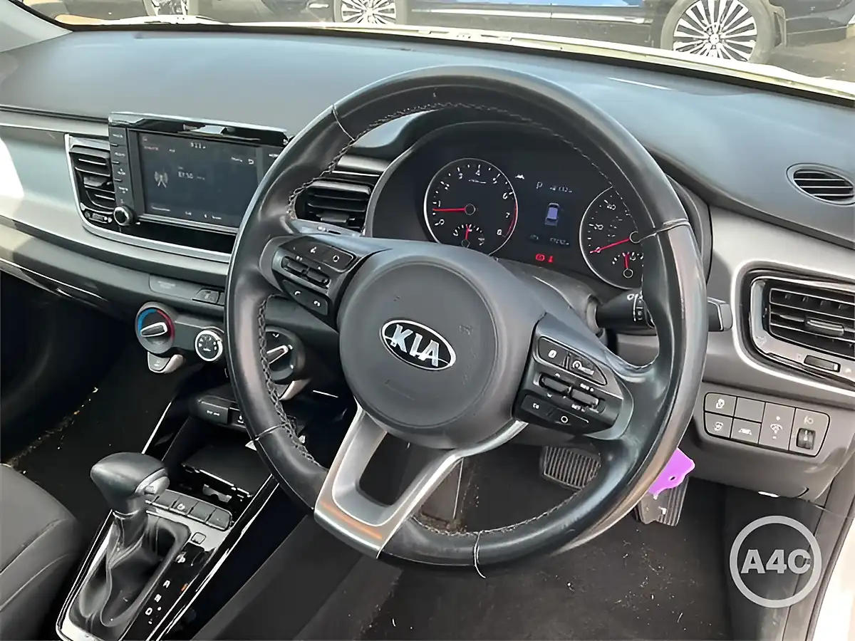Used 2019 Kia Rio 2 White - Interior and Exterior details 4