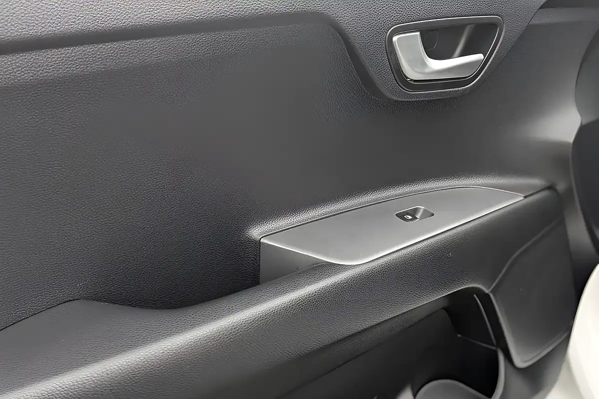 Used 2019 Kia Rio GT-Line White - Interior and Exterior details 13