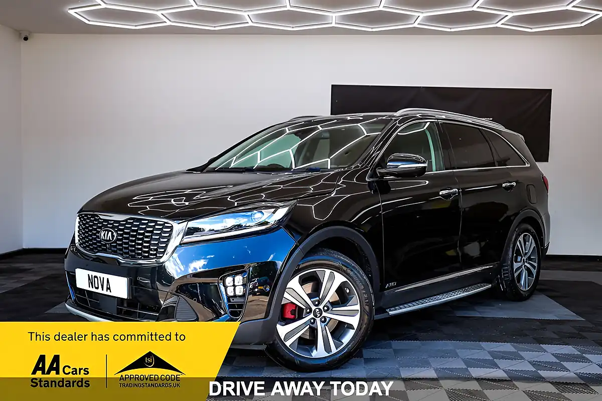 Used 2019 Kia Sorento GT-Line S Black - Front View