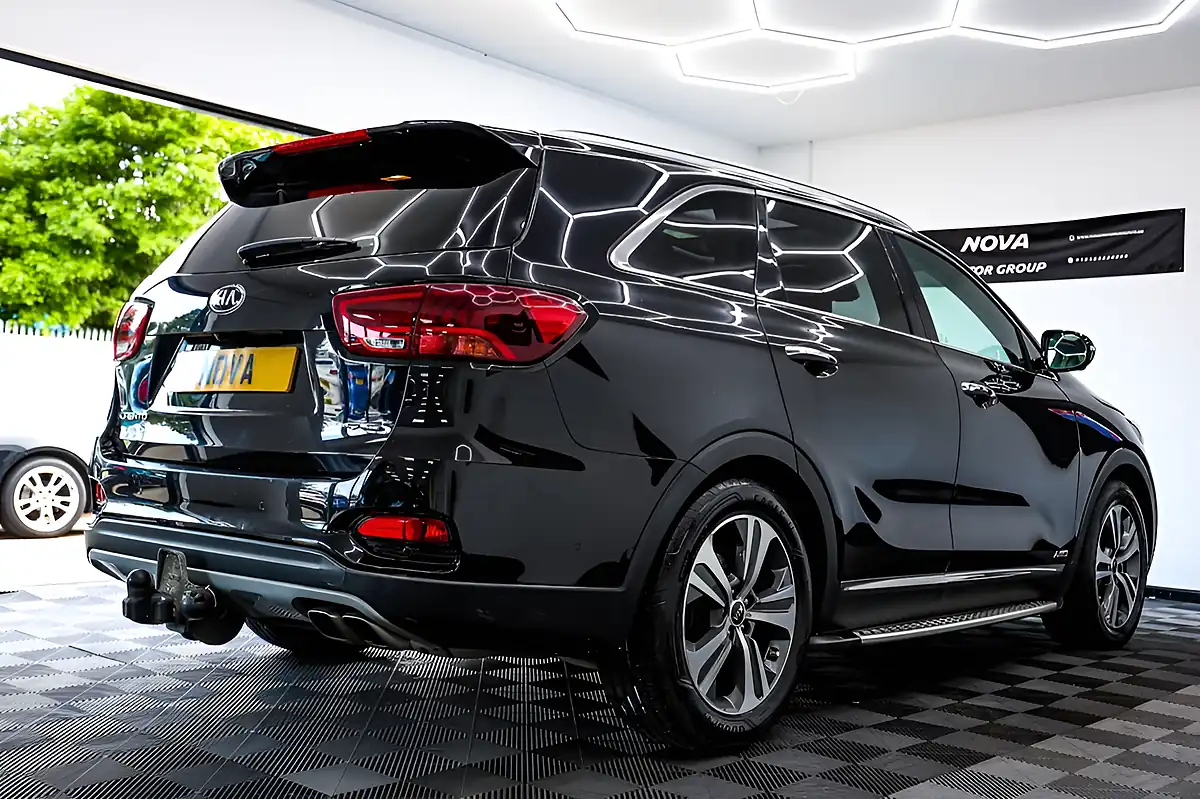 Used 2019 Kia Sorento GT-Line S Black - Interior and Exterior details 10