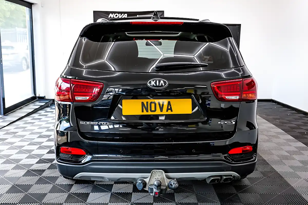 Used 2019 Kia Sorento GT-Line S Black - Interior and Exterior details 11