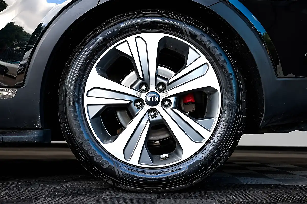 Used 2019 Kia Sorento GT-Line S Black - Interior and Exterior details 16