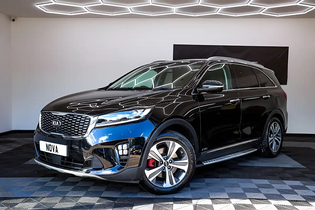 Used 2019 Kia Sorento GT-Line S Black - Interior and Exterior details 2