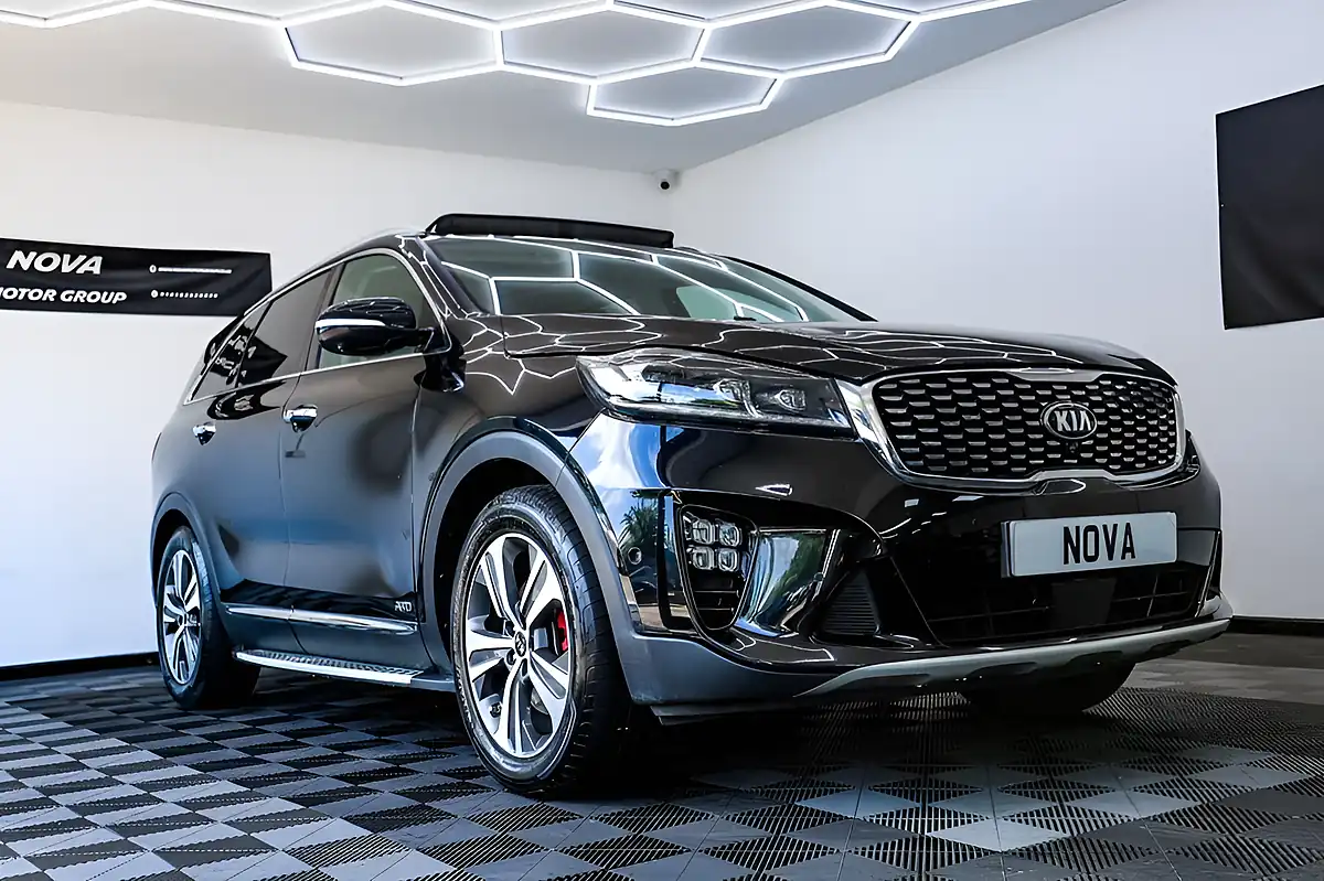 Used 2019 Kia Sorento GT-Line S Black - Interior and Exterior details 3