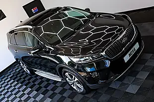 Used 2019 Kia Sorento GT-Line S Black - Interior and Exterior details 4