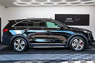 Used 2019 Kia Sorento GT-Line S Black - Interior and Exterior details 5