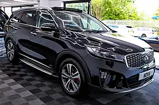 Used 2019 Kia Sorento GT-Line S Black - Interior and Exterior details 9