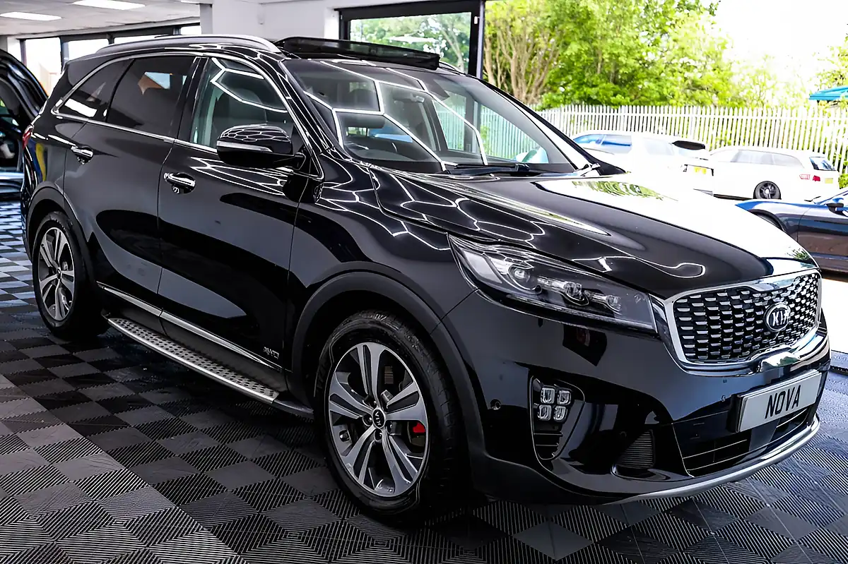 Used 2019 Kia Sorento GT-Line S Black - Interior and Exterior details 9