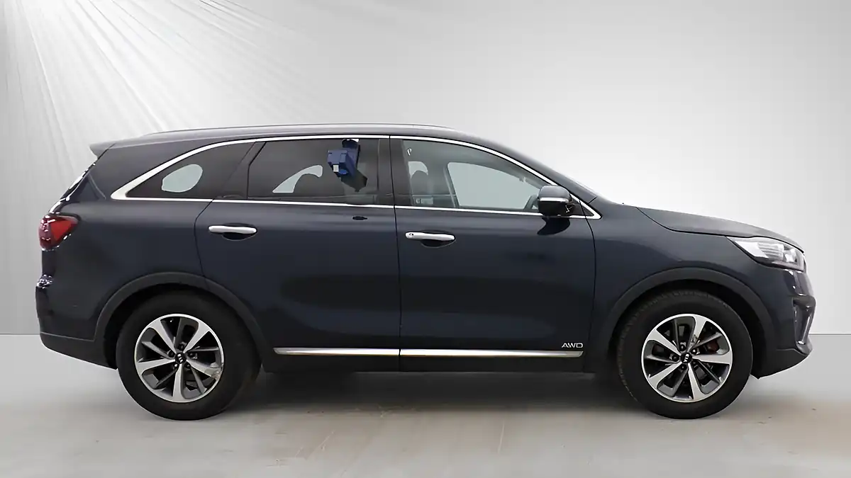 Used 2019 Kia Sorento KX-2 Blue - Interior and Exterior details 8