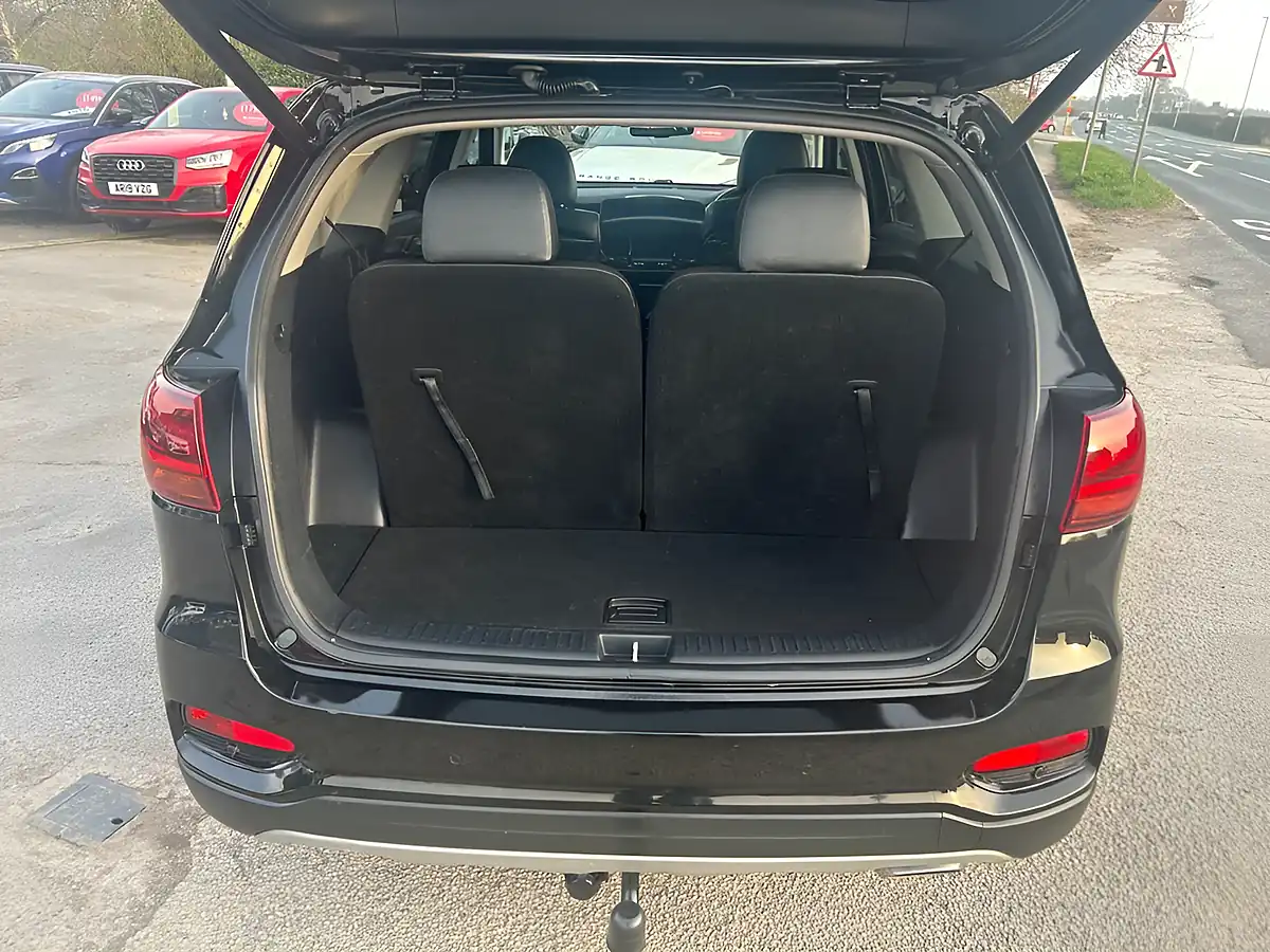 Used 2019 Kia Sorento KX-3 Black - Interior and Exterior details 16