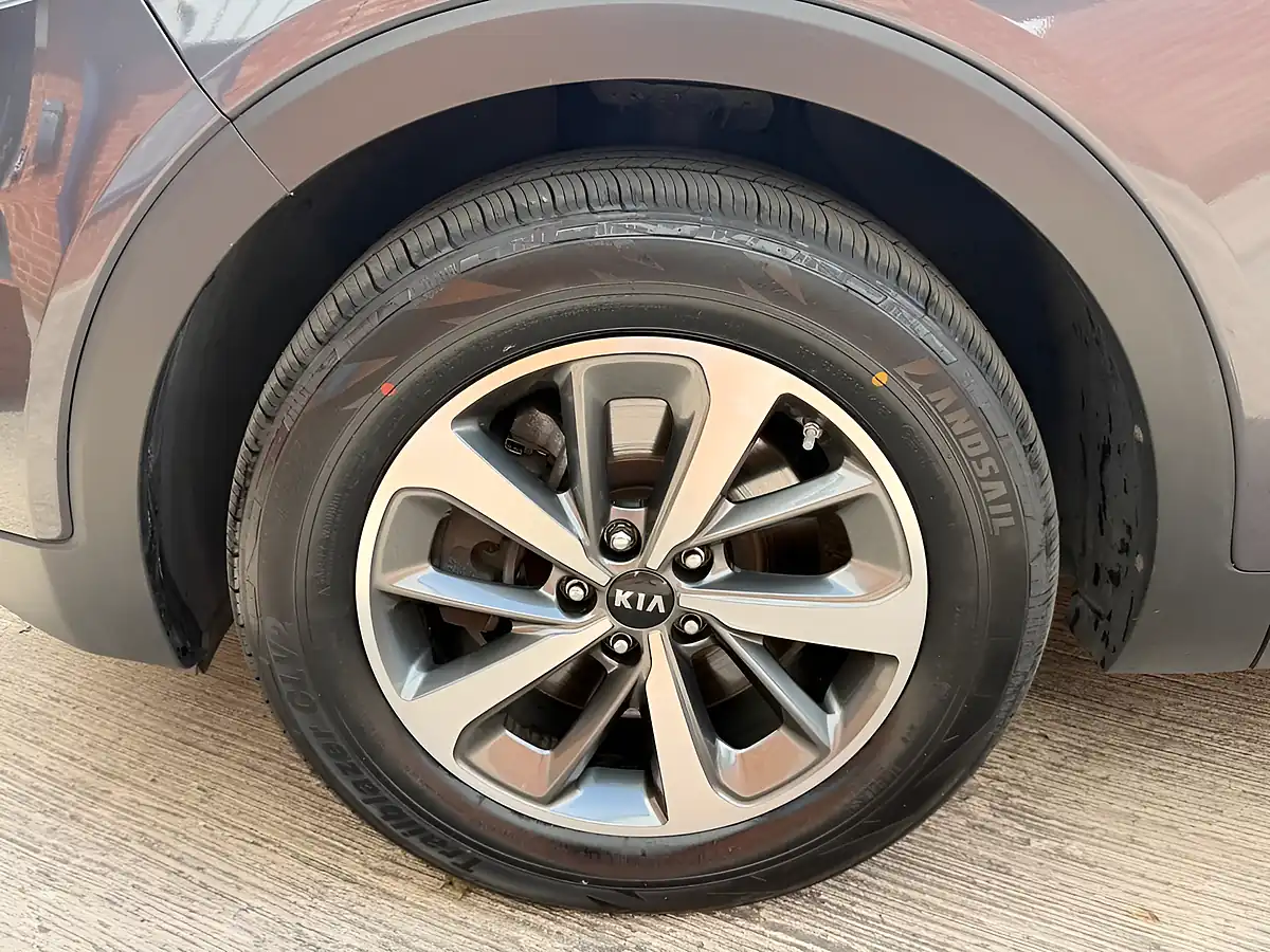 Used 2019 Kia Sorento Kx-3 Grey - Interior and Exterior details 11