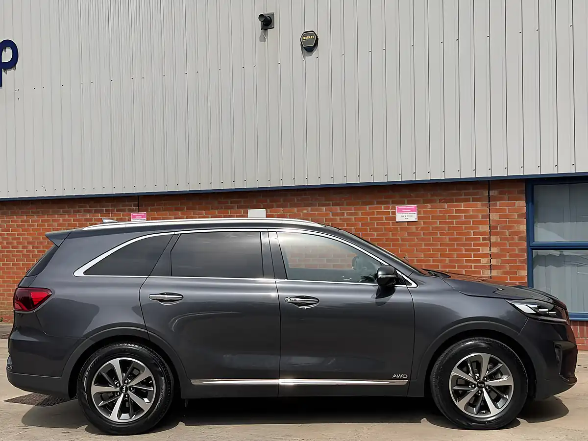 Used 2019 Kia Sorento Kx-3 Grey - Interior and Exterior details 9