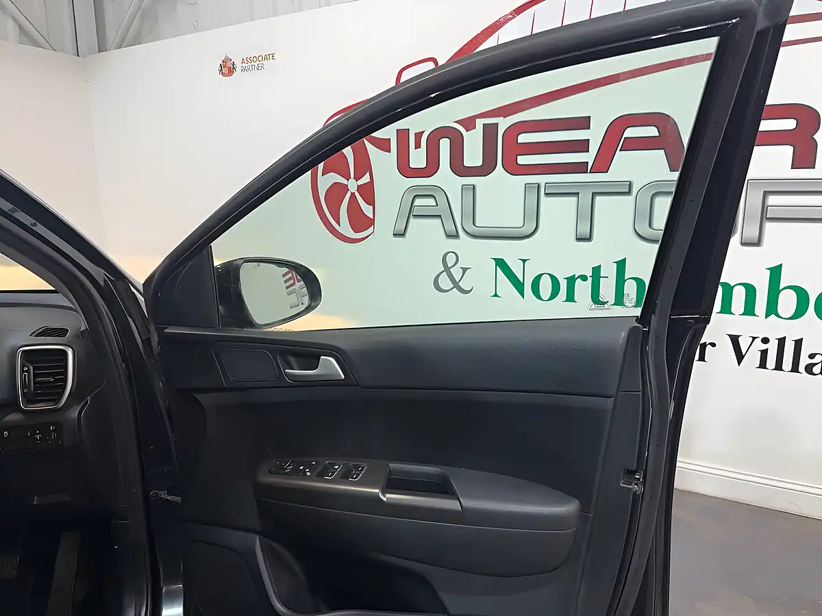 Used 2019 Kia Sportage 1 Black - Interior and Exterior details 15