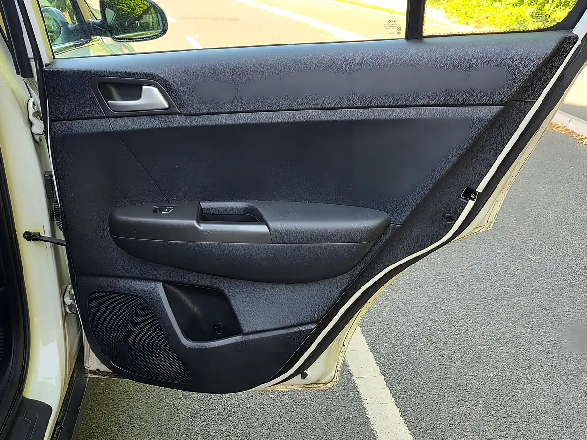 Used 2019 Kia Sportage 1 White - Interior and Exterior details 12
