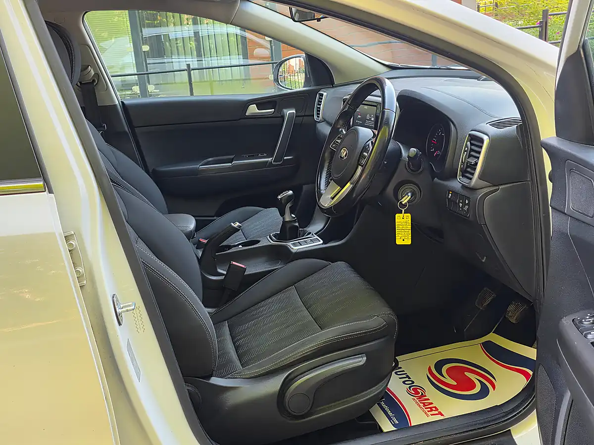 Used 2019 Kia Sportage 1 White - Interior and Exterior details 13