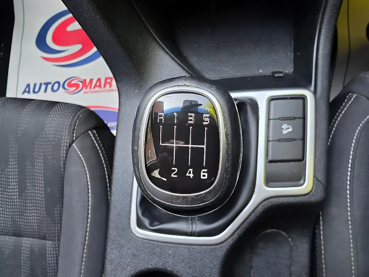 Used 2019 Kia Sportage 1 White - Interior and Exterior details 15