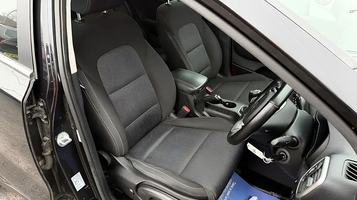 Used 2019 Kia Sportage 2 Black - Interior and Exterior details 16