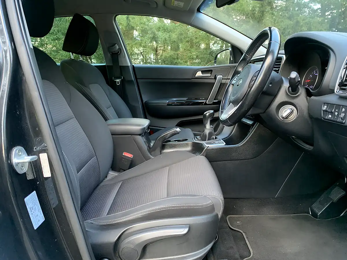 Used 2019 Kia Sportage 2 Black - Interior and Exterior details 16