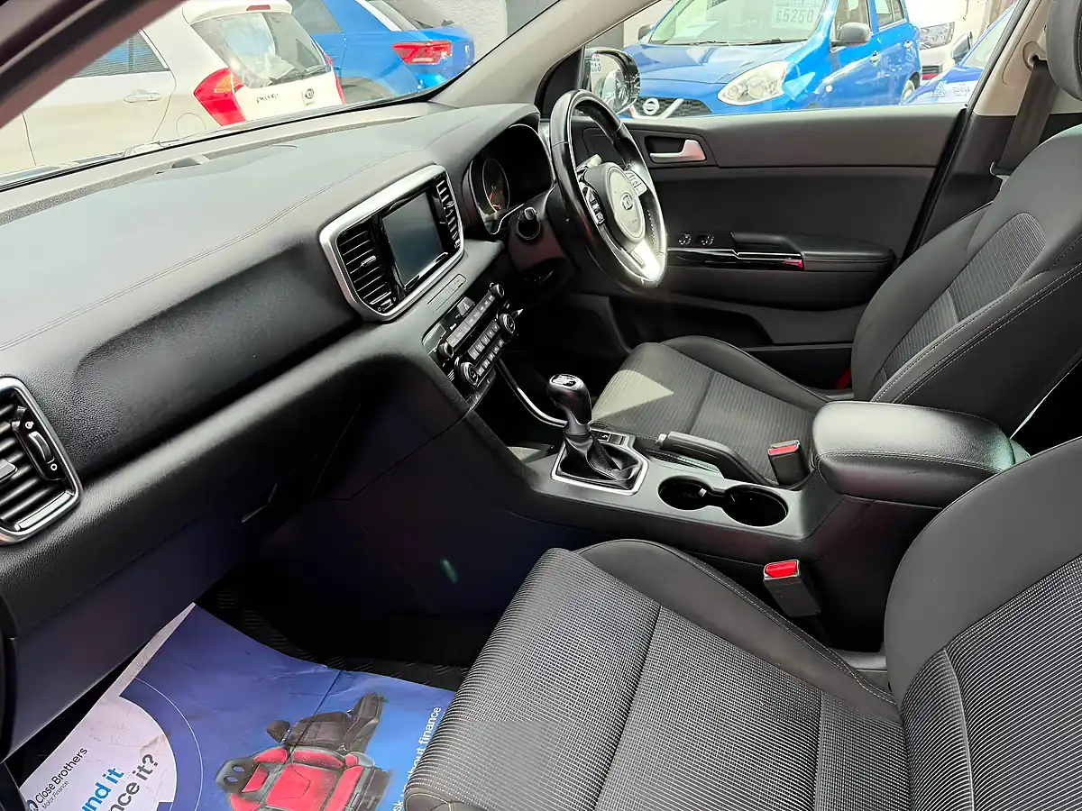Used 2019 Kia Sportage 2 Black - Interior and Exterior details 7