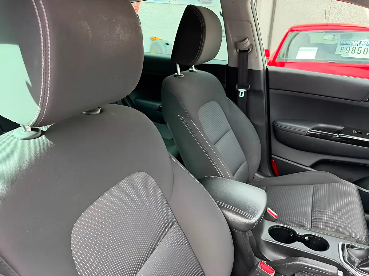 Used 2019 Kia Sportage 2 Black - Interior and Exterior details 8