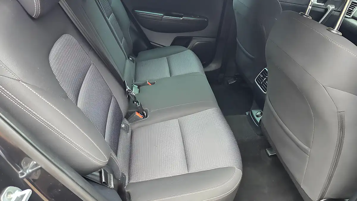 Used 2019 Kia Sportage 2 Black - Interior and Exterior details 16