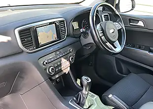 Used 2019 Kia Sportage 2 Isg White - Interior and Exterior details 13