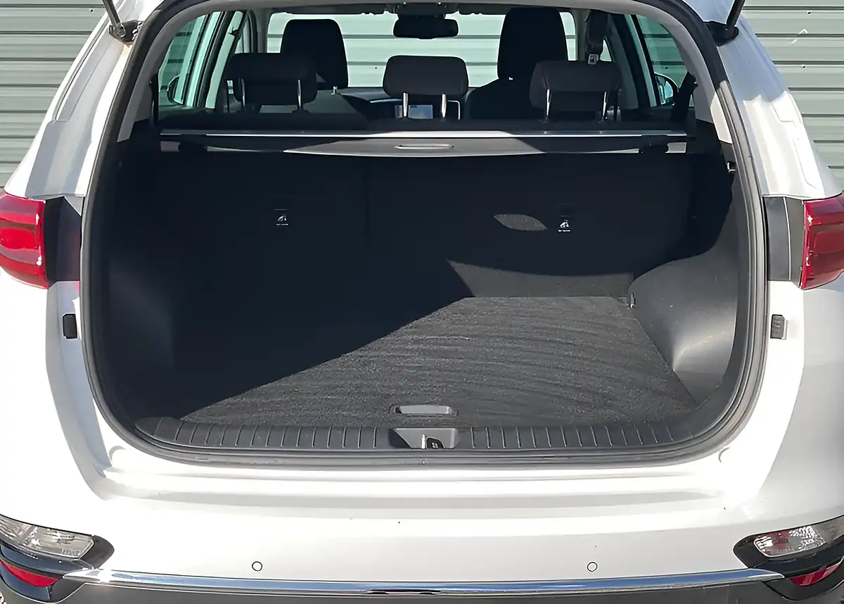 Used 2019 Kia Sportage 2 Isg White - Interior and Exterior details 15