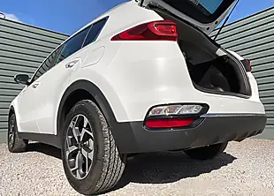 Used 2019 Kia Sportage 2 Isg White - Interior and Exterior details 17
