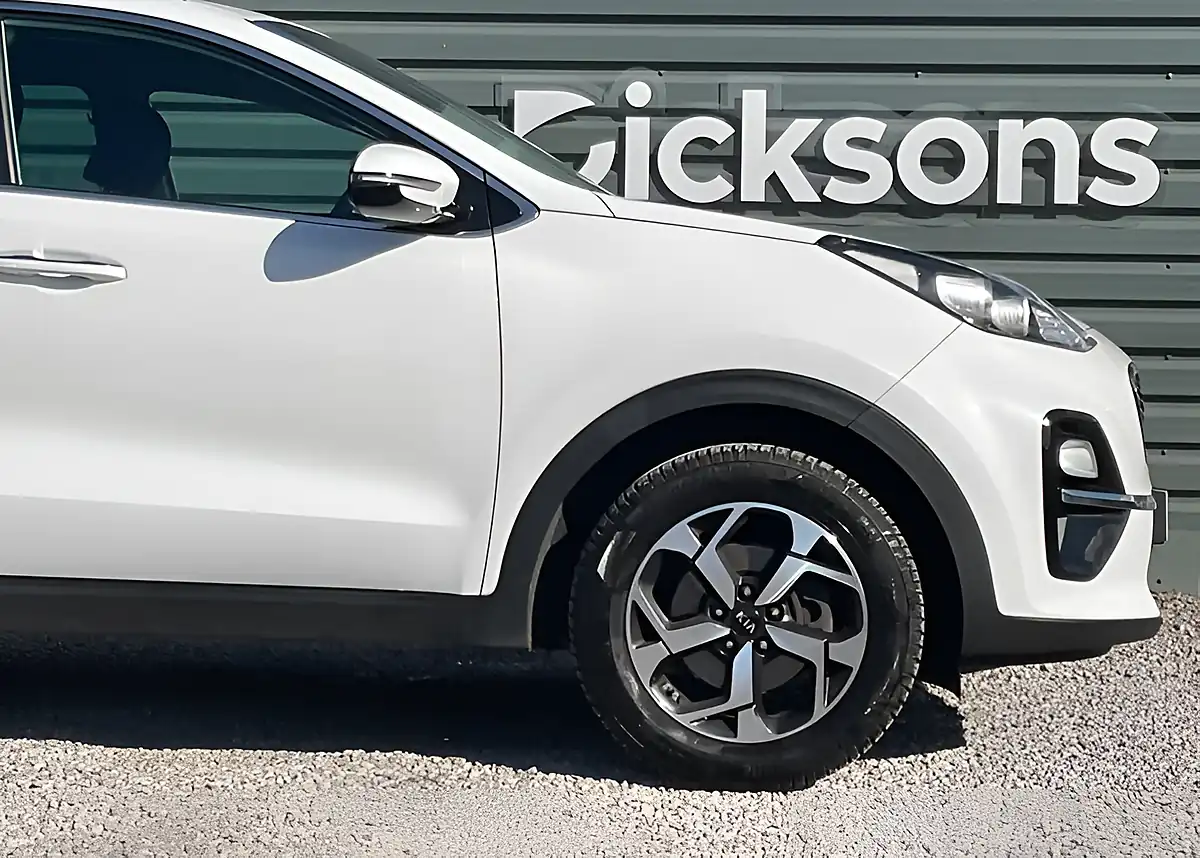Used 2019 Kia Sportage 2 Isg White - Interior and Exterior details 3