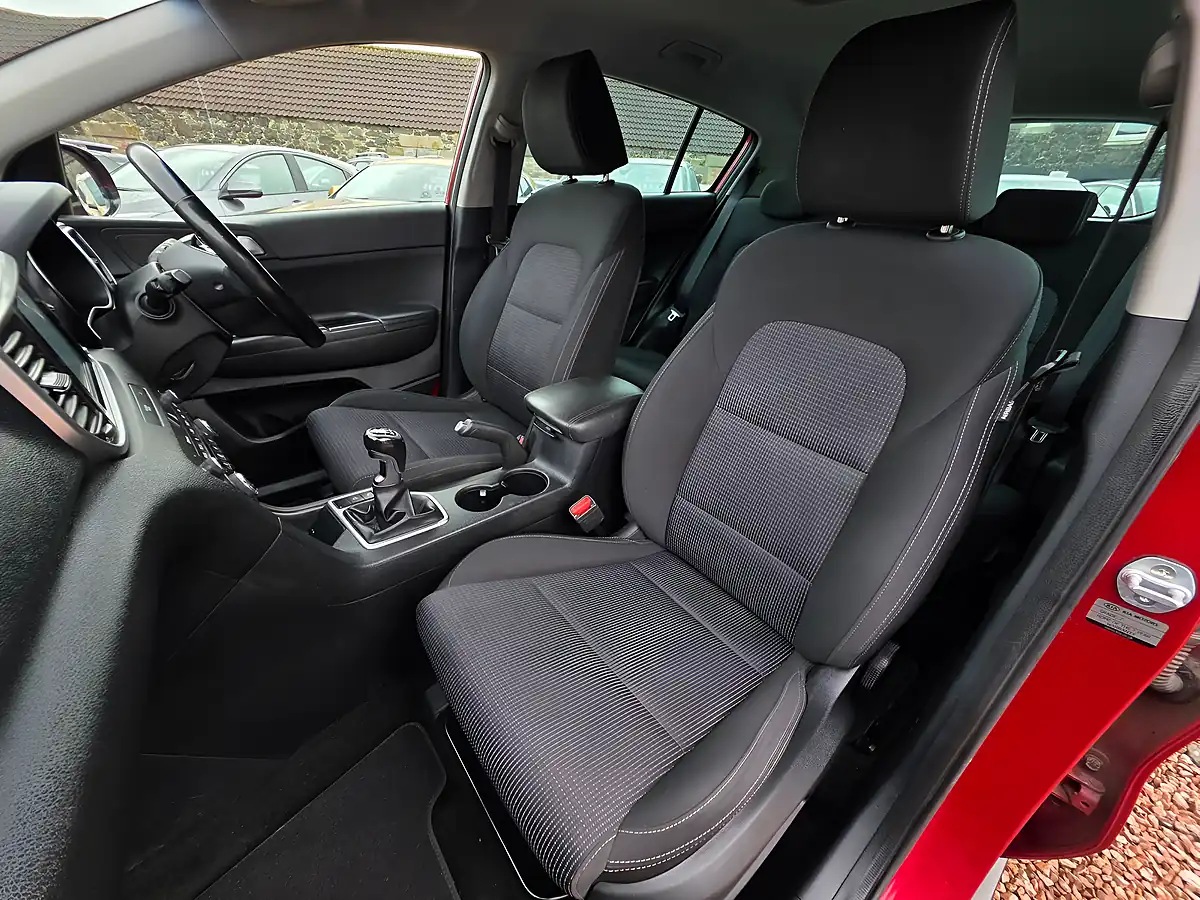 Used 2019 Kia Sportage 2 Red - Interior and Exterior details 10