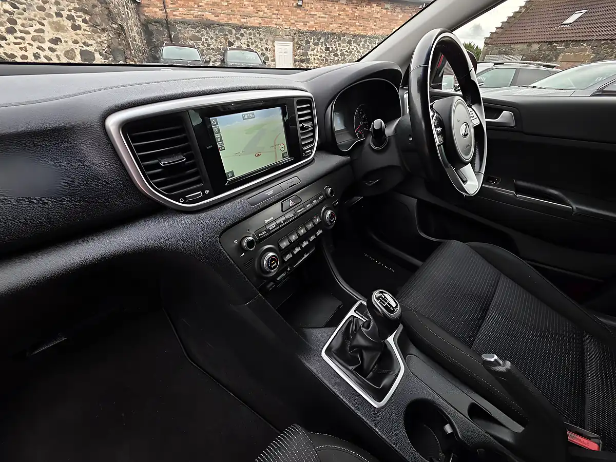 Used 2019 Kia Sportage 2 Red - Interior and Exterior details 11