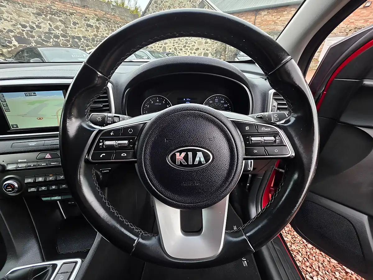 Used 2019 Kia Sportage 2 Red - Interior and Exterior details 9