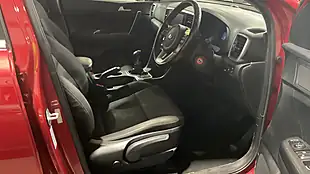Used 2019 Kia Sportage 2 Red - Interior and Exterior details 4