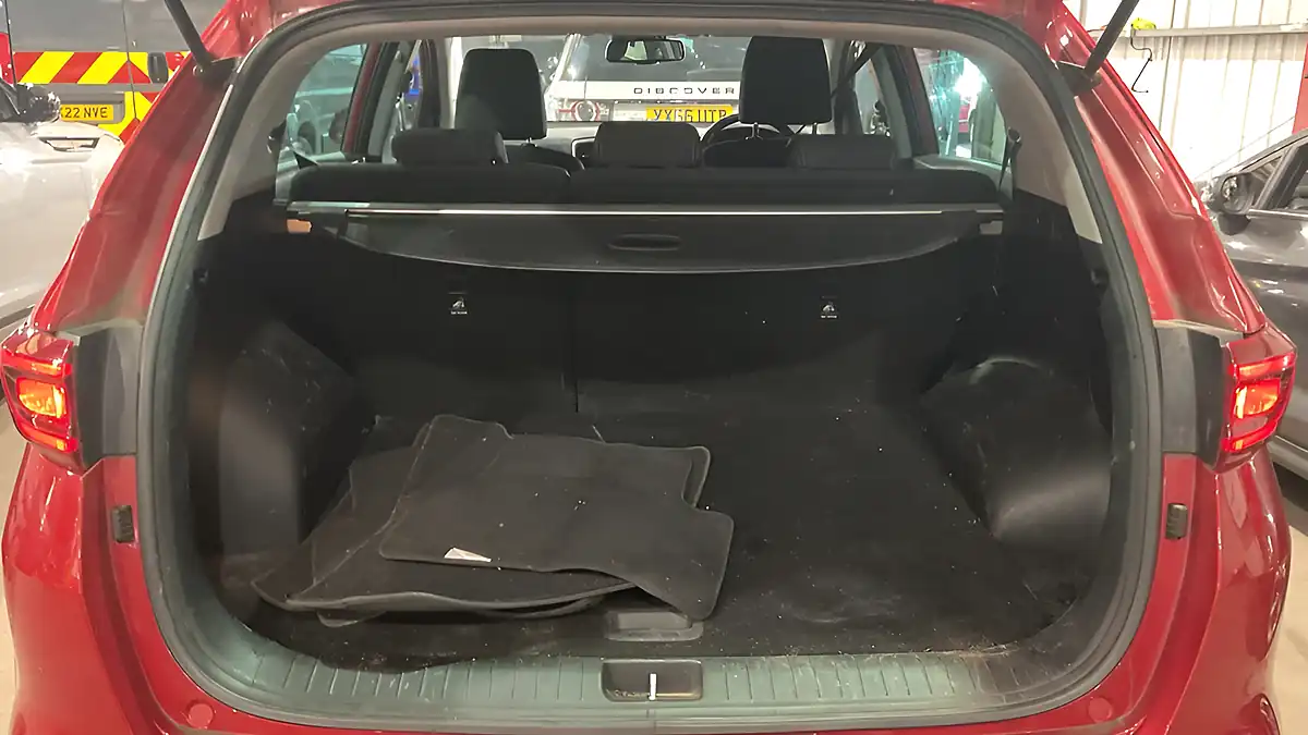 Used 2019 Kia Sportage 2 Red - Interior and Exterior details 6