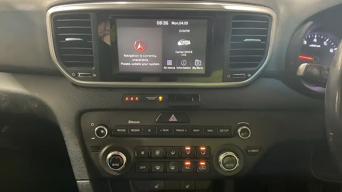 Used 2019 Kia Sportage 2 Red - Interior and Exterior details 7