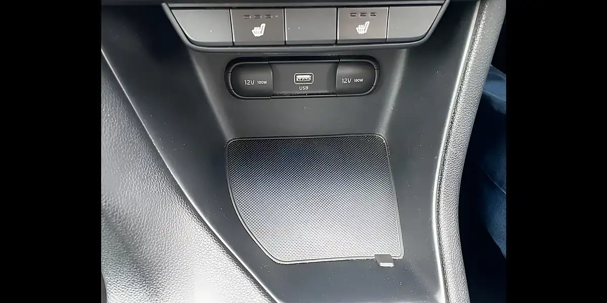 Used 2019 Kia Sportage 2 Red - Interior and Exterior details 16