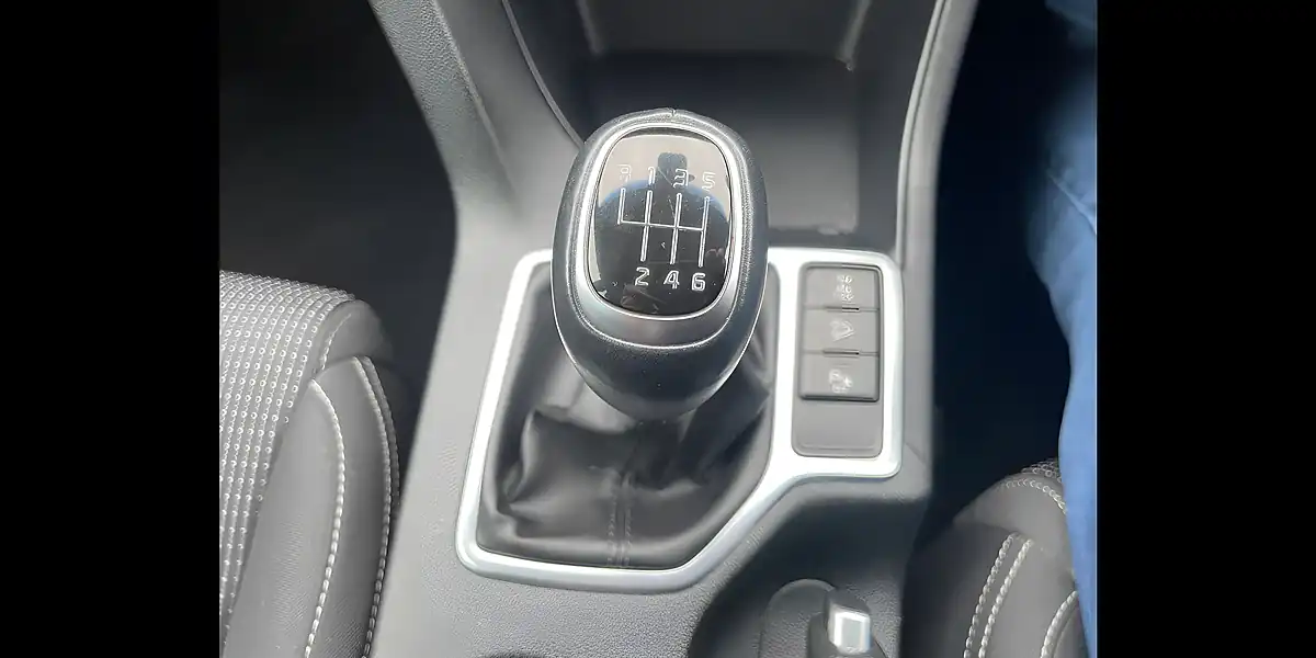 Used 2019 Kia Sportage 2 Red - Interior and Exterior details 17