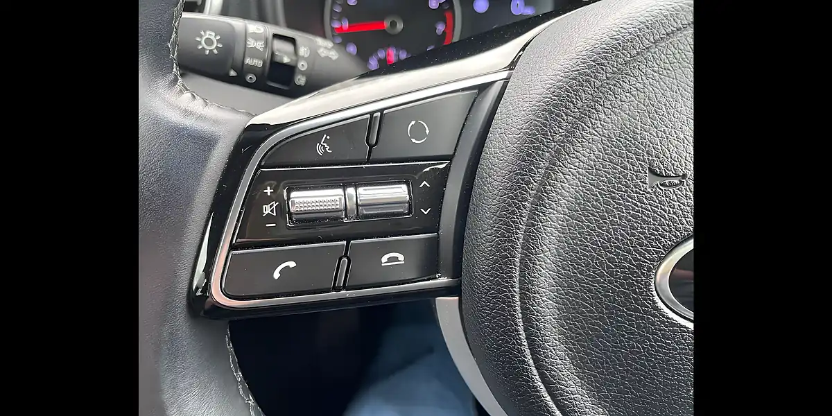 Used 2019 Kia Sportage 2 Red - Interior and Exterior details 18