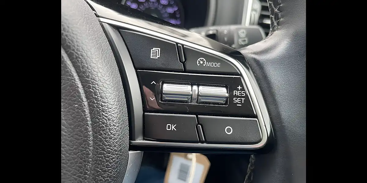 Used 2019 Kia Sportage 2 Red - Interior and Exterior details 20