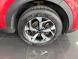 Used 2019 Kia Sportage 2 Red - Interior and Exterior details 14