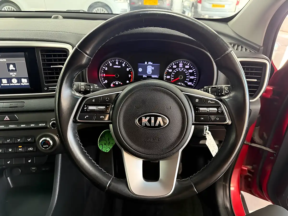 Used 2019 Kia Sportage 2 Red - Interior and Exterior details 16