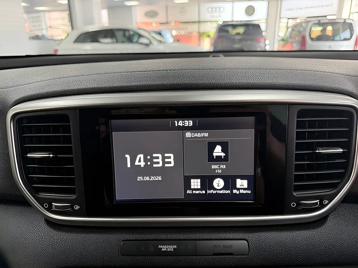 Used 2019 Kia Sportage 2 Red - Interior and Exterior details 17