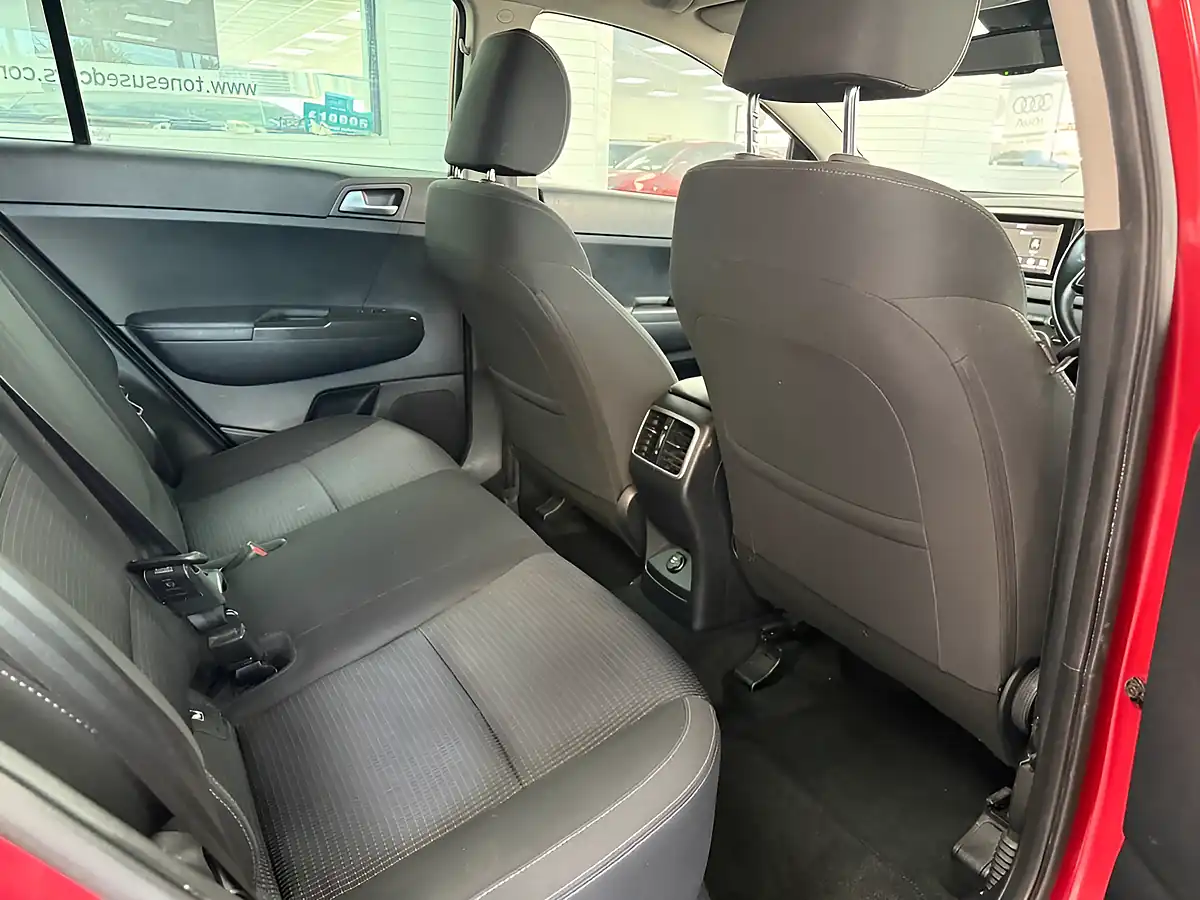 Used 2019 Kia Sportage 2 Red - Interior and Exterior details 4