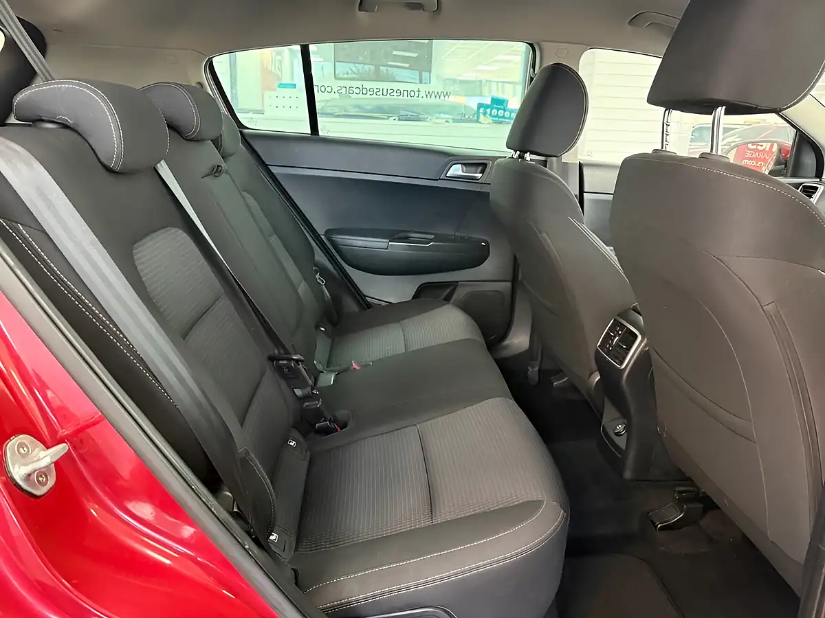 Used 2019 Kia Sportage 2 Red - Interior and Exterior details 5