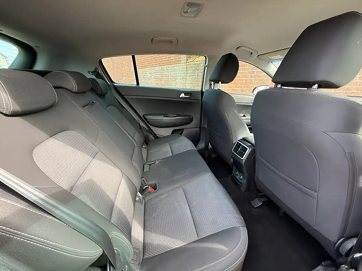 Used 2019 Kia Sportage 2 Red - Interior and Exterior details 12