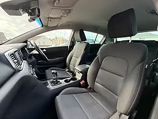 Used 2019 Kia Sportage 2 Red - Interior and Exterior details 14