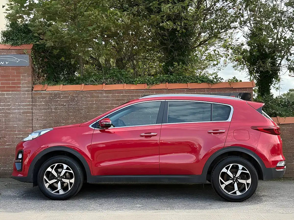 Used 2019 Kia Sportage 2 Red - Interior and Exterior details 4