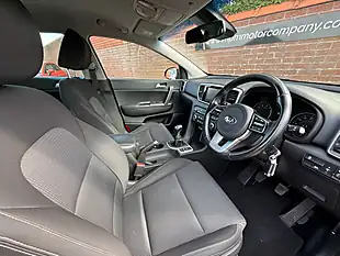 Used 2019 Kia Sportage 2 Red - Interior and Exterior details 9